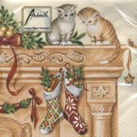 4339 - Cats on the fireplace - Coffee size